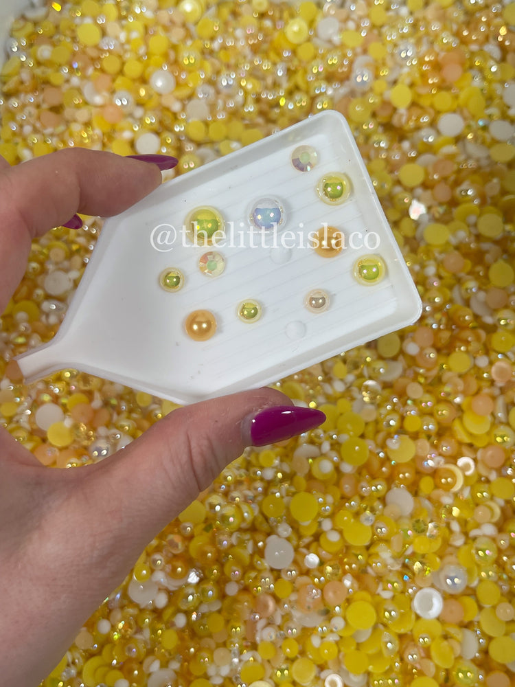 Rhinestones & Pear Mix -50g Candy Corn