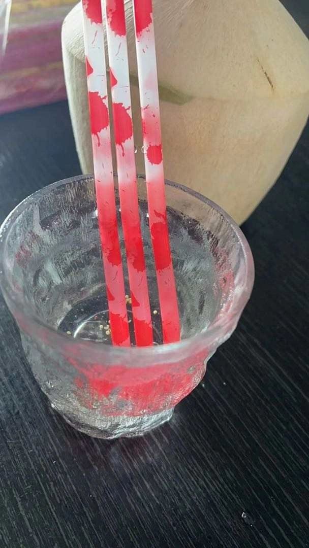 Clear Blood Colour Changing Straw